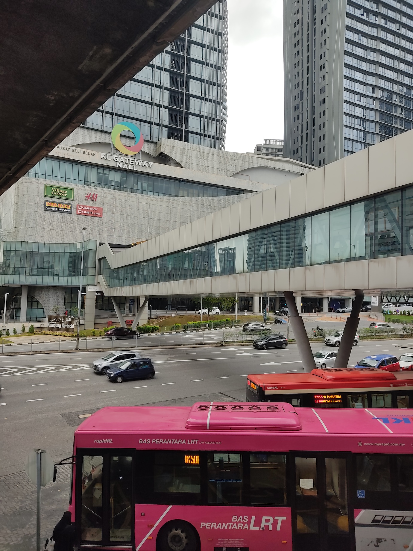 kl-gateway-mall-view-from-pedestrian-bridge.jpg